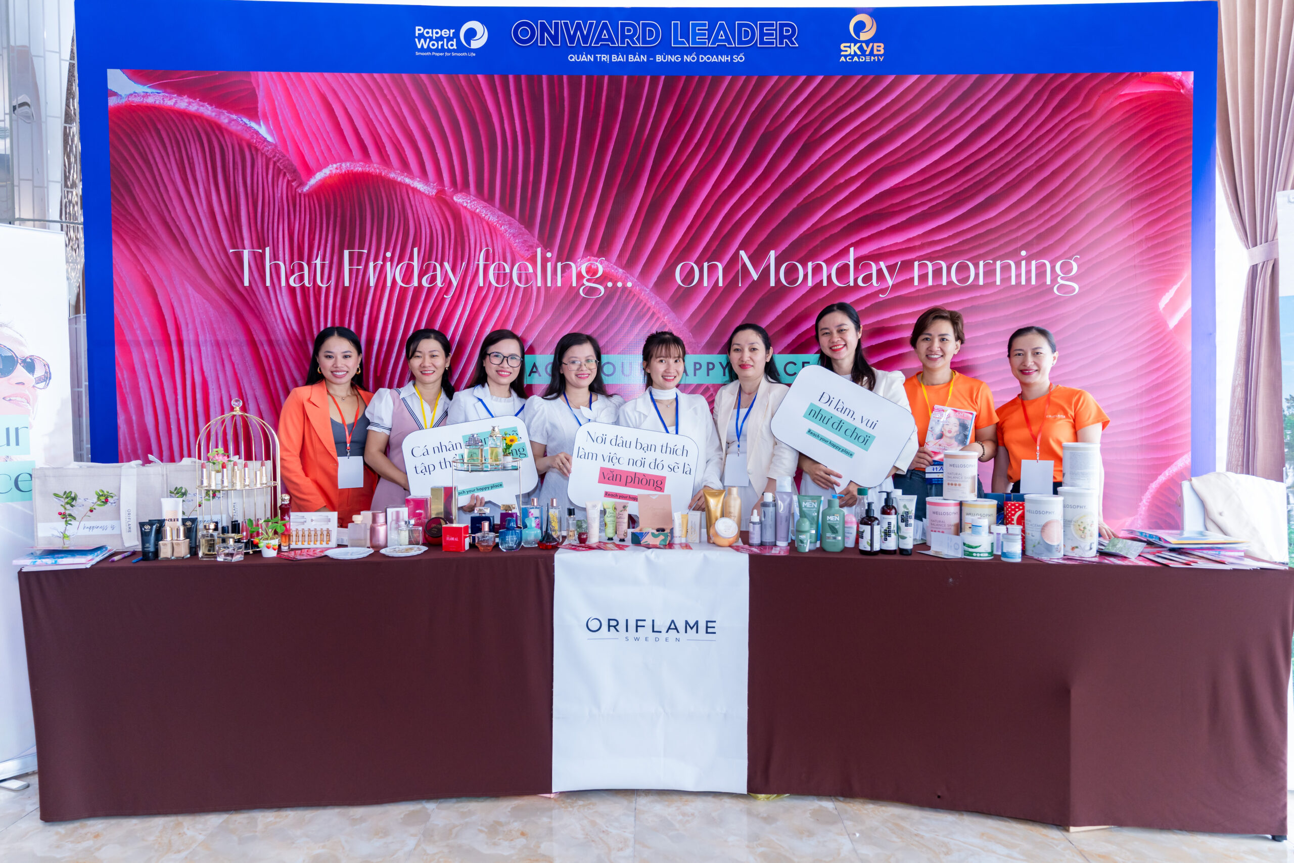 Gian hàng NTT Oriflame tại sự kiện Onward Leader