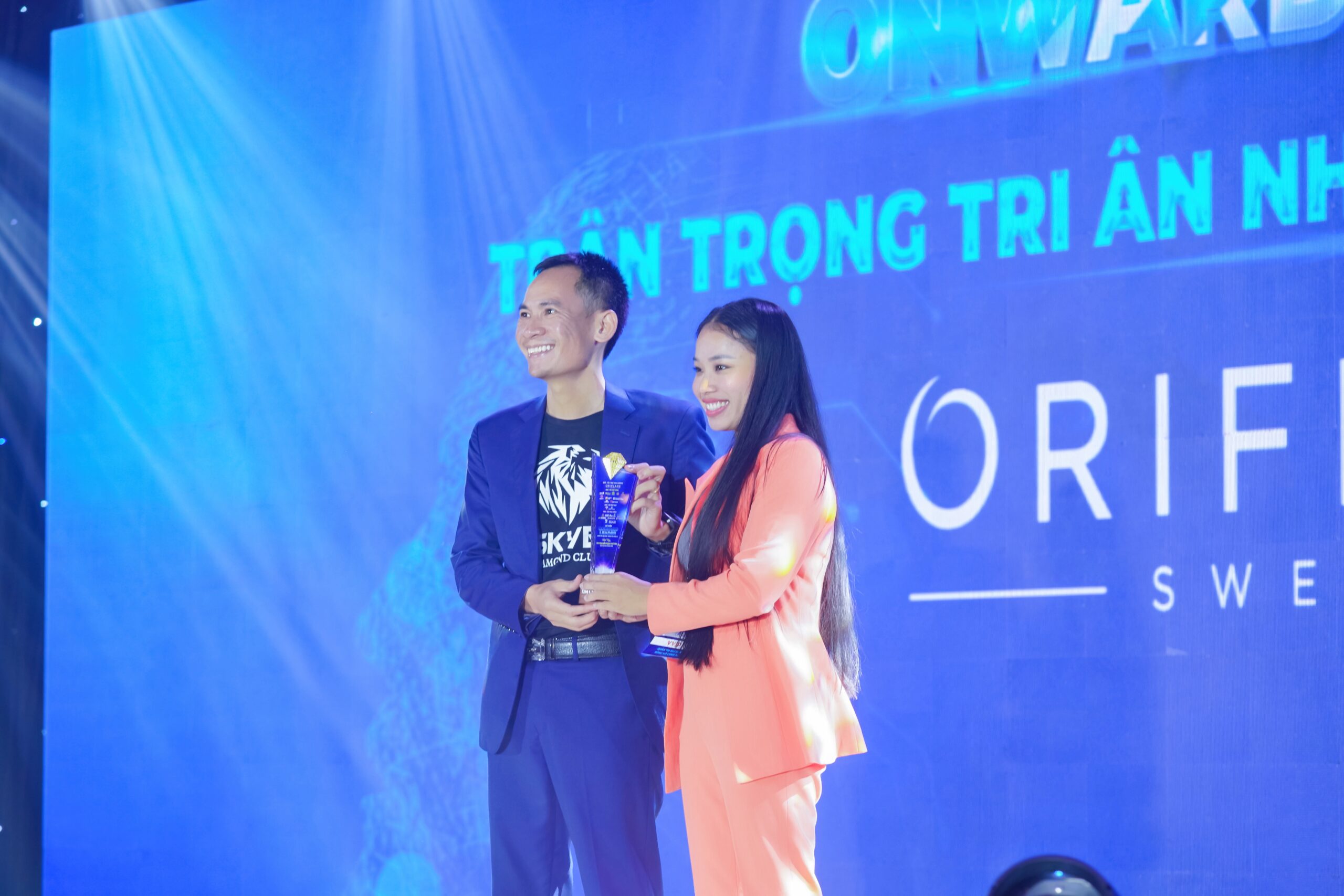 Vinh danh NTT Oriflame tại sự kiện Onward Leader